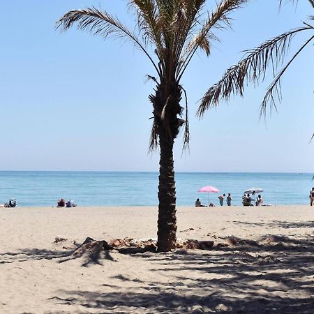 Luminoso apartamento de 3 dormitorios a pie de playa en Torremolinos Exterior foto