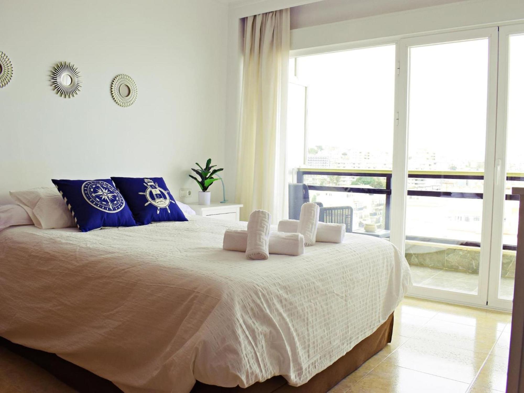 Luminoso apartamento de 3 dormitorios a pie de playa en Torremolinos Exterior foto