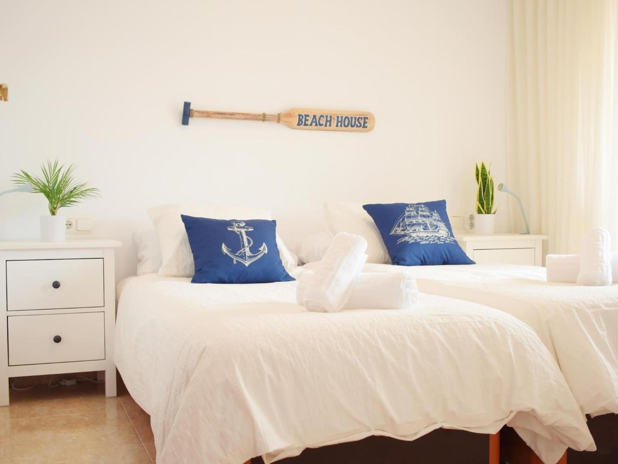 Luminoso apartamento de 3 dormitorios a pie de playa en Torremolinos Exterior foto